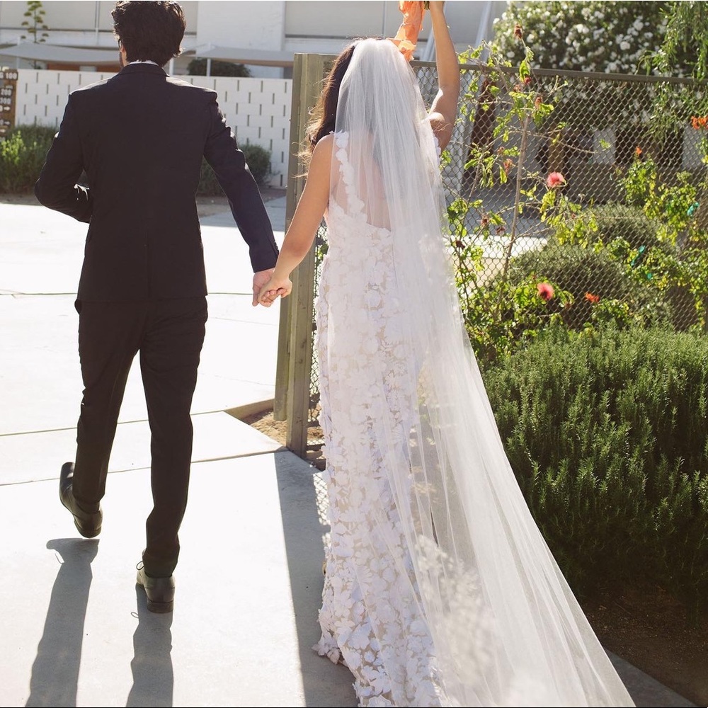 Light ivory chapel length veil